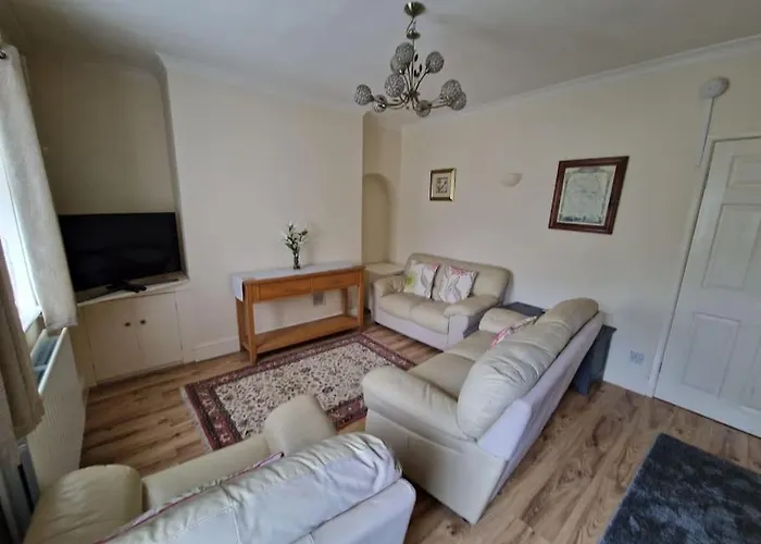 3 Bed Entire Cottage In Whitchurch, Shropshire